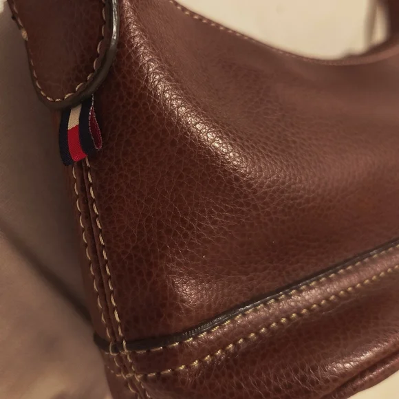 Tommy Hilfiger Small Brown Shoulder Bag - Picture 2 of 4